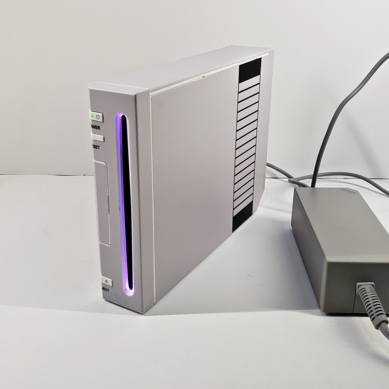 Nintendo Wii, White - GameCube Compatible + Homebrew, #4128