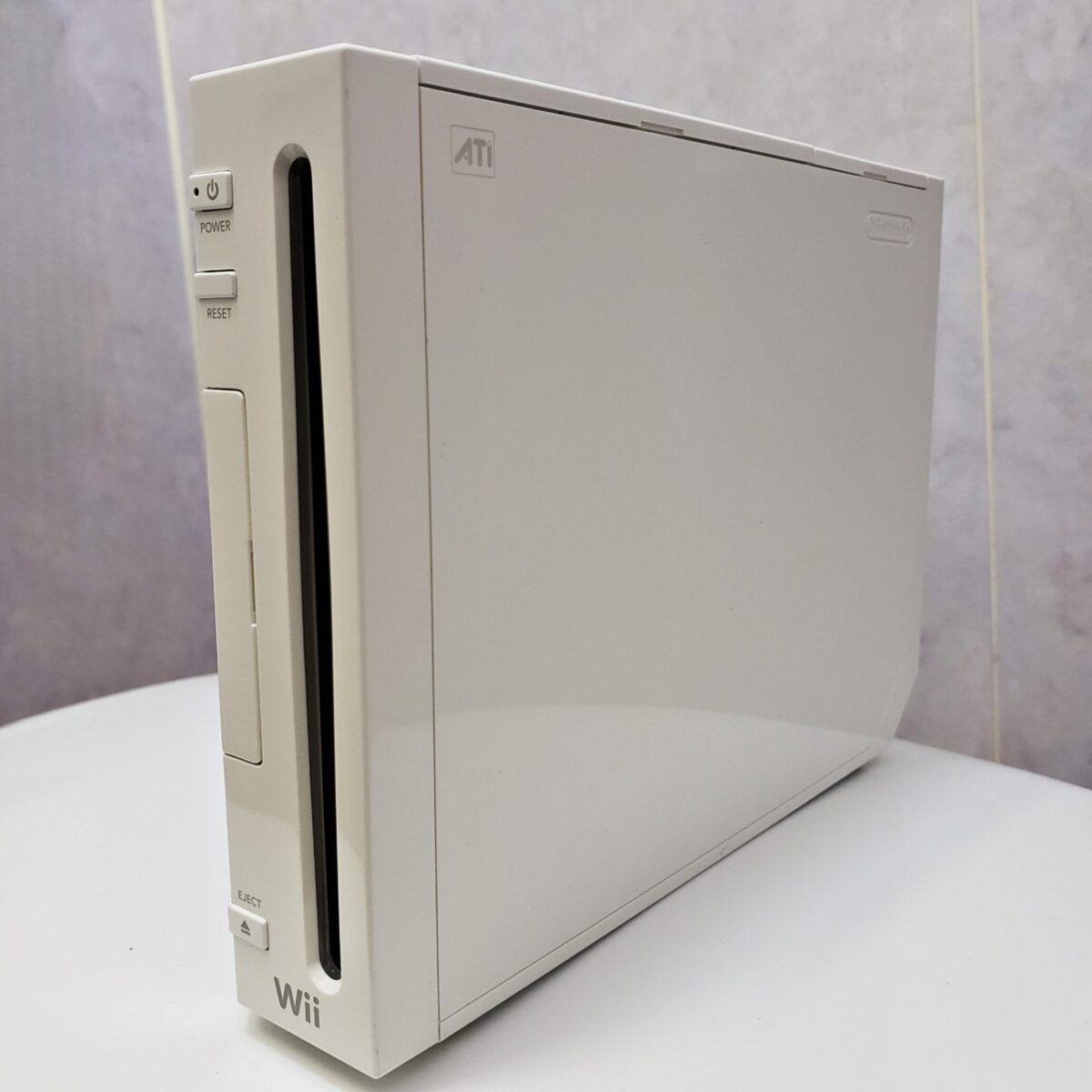 Modded White Nintendo Wii RVL-001 Bundle – #7423 | The Retro Hero