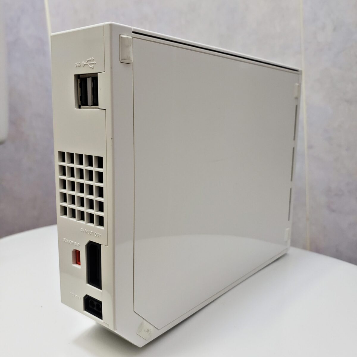 Modded White Nintendo Wii RVL-001 Bundle – #7423 | The Retro