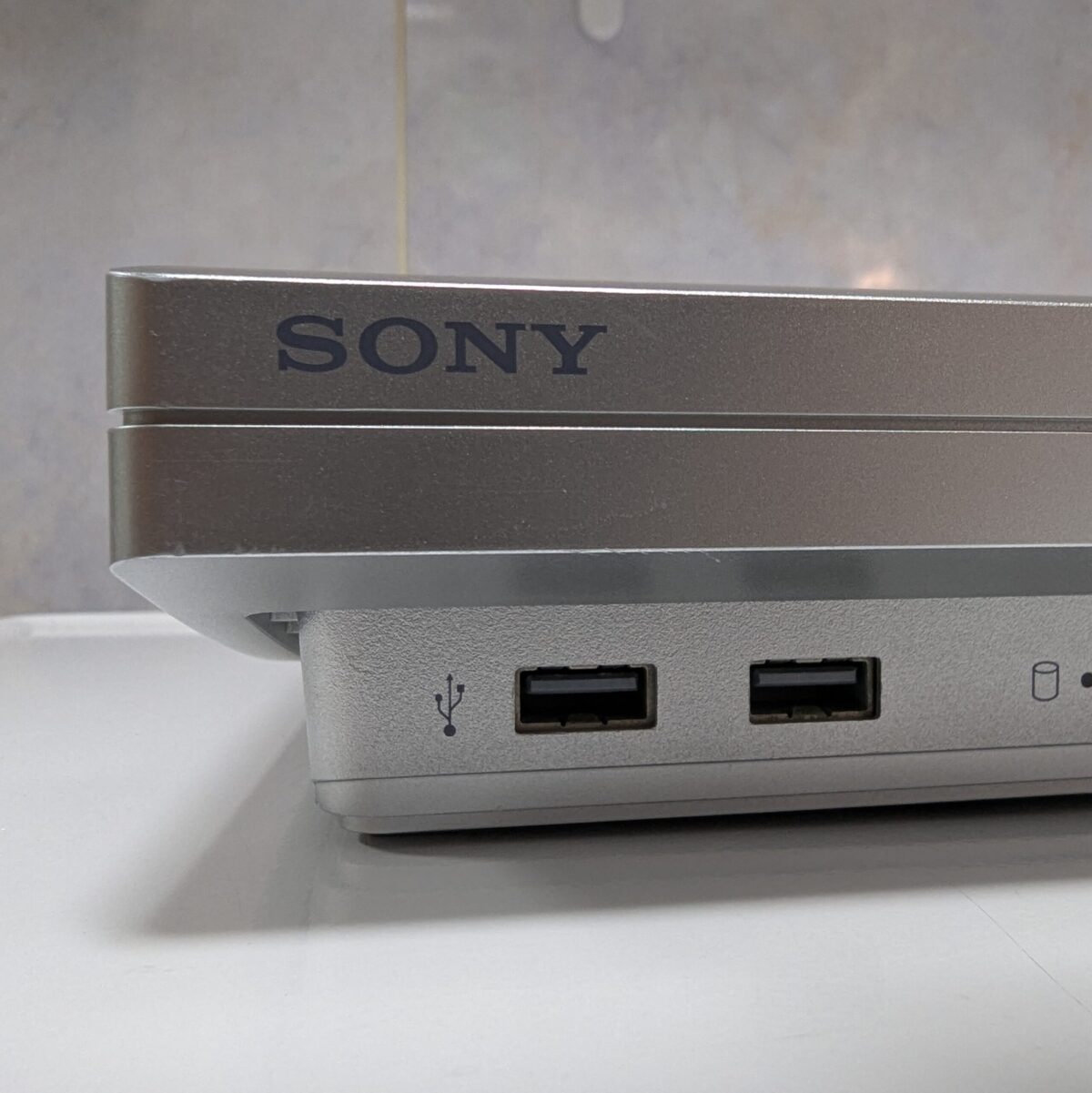 Refurbished Silver PlayStation 3 (PS3) 500GB with Evilnat CFW
