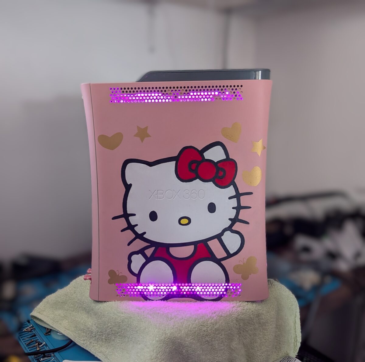 Refurbished RGH 1.2 Modded Xbox 360 Phat - Hello Kitty Edition
