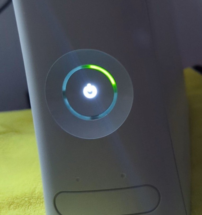 Refurbished White Xbox 360 Phat 60GB, Jasper, Blades Dashboard [As-Is]