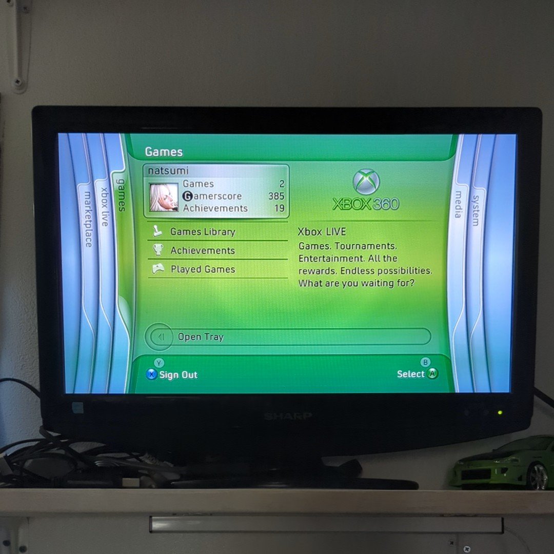 Refurbished White Xbox 360 Phat 60GB, Jasper, Blades Dashboard [As-Is]