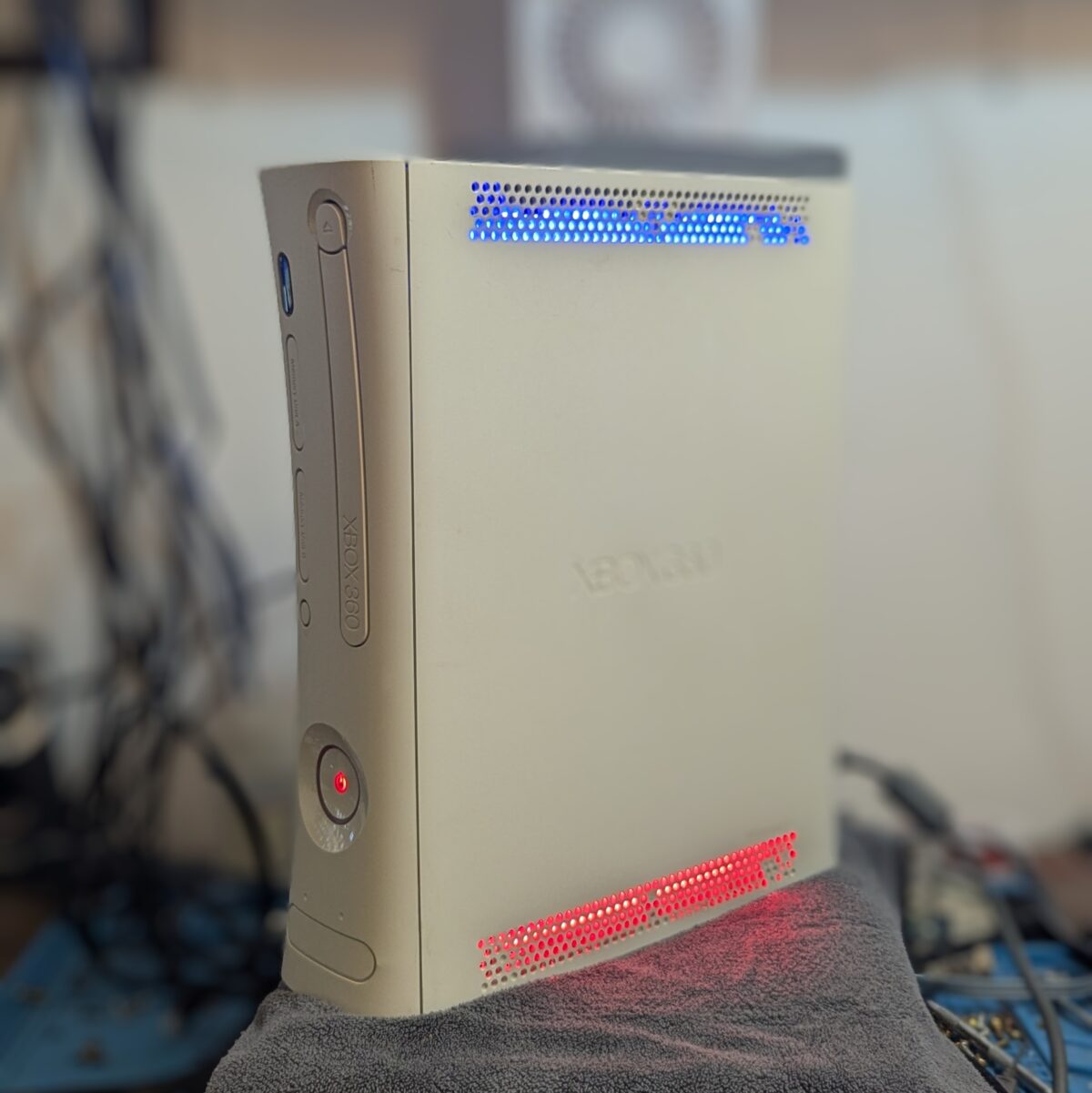 Refurbished White Xbox 360 Phat RGH Console, Jasper, 120GB HDD, Blue & Red LEDs